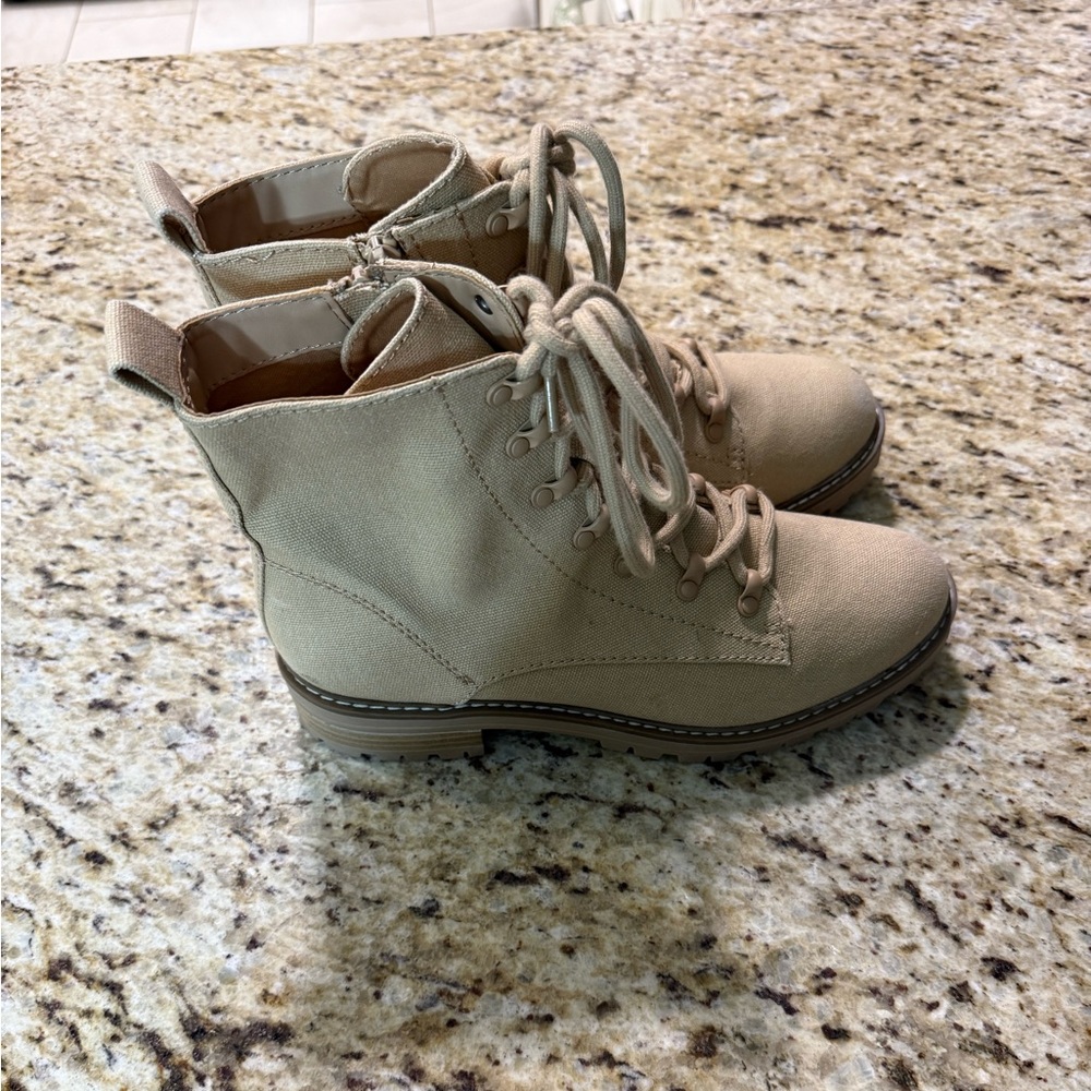 NWOT Universal Thread Parker Combat Lace Up Ankle Boots Hiking Boots 9.5 9 1/2 - Picture 2 of 11